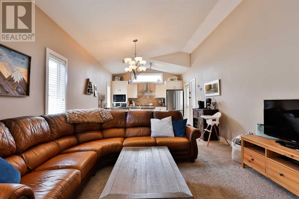 Property at 408 Keystone Chase W image 3