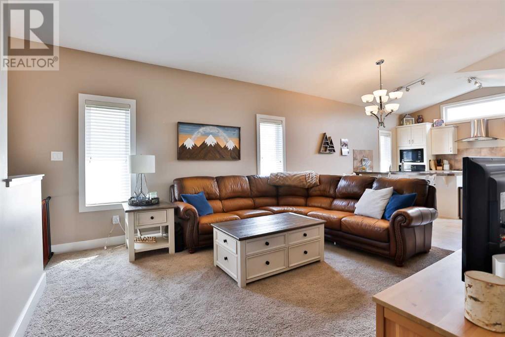 Property at 408 Keystone Chase W image 4