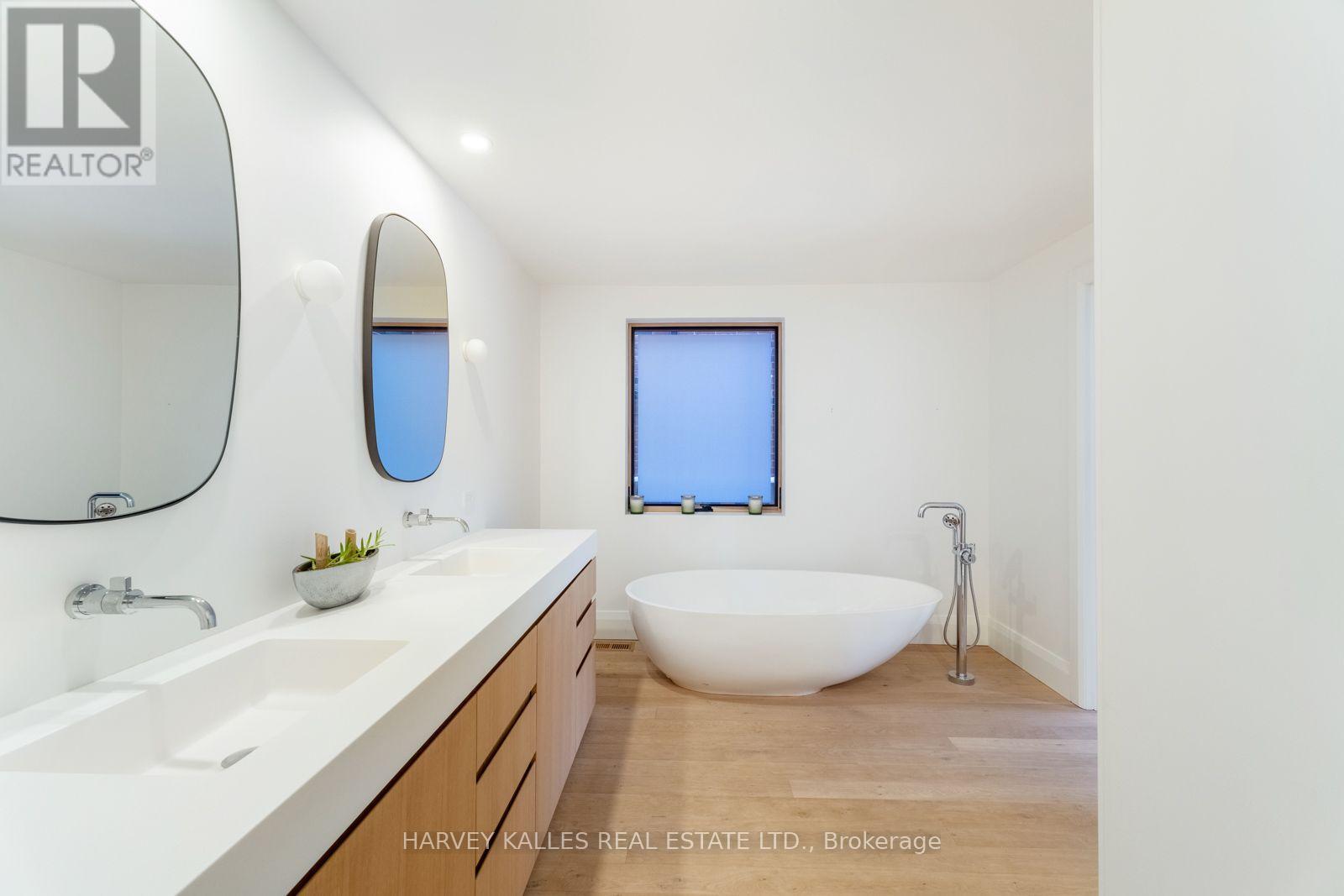 B - 34 Coulson Avenue, Toronto, Ontario  M4V 1Y5 - Photo 26 - C12151427