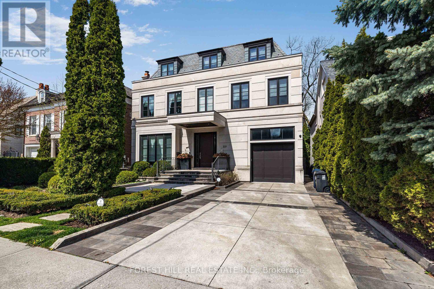 221 Dunvegan Road, Toronto, Ontario  M5P 2P3 - Photo 2 - C12151440