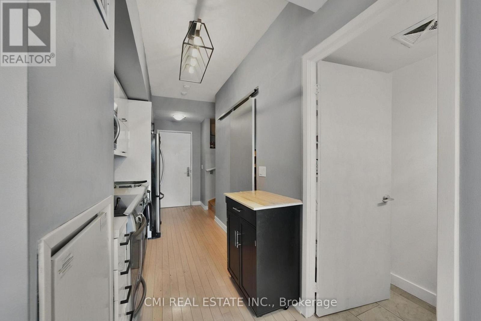 Lph30 - 21 Nelson Street, Toronto, Ontario  M5V 3H9 - Photo 10 - C12151467