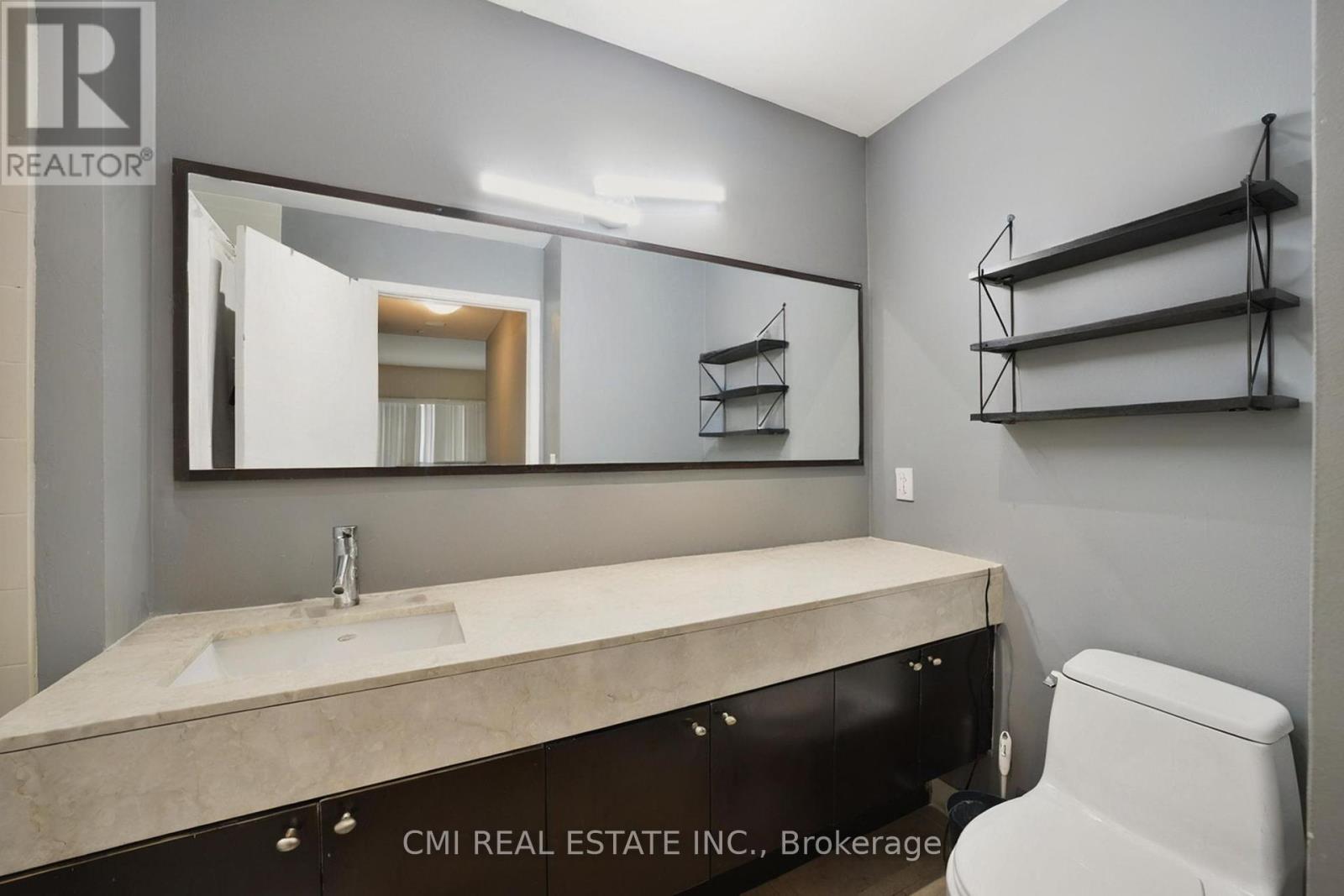 Lph30 - 21 Nelson Street, Toronto, Ontario  M5V 3H9 - Photo 17 - C12151467
