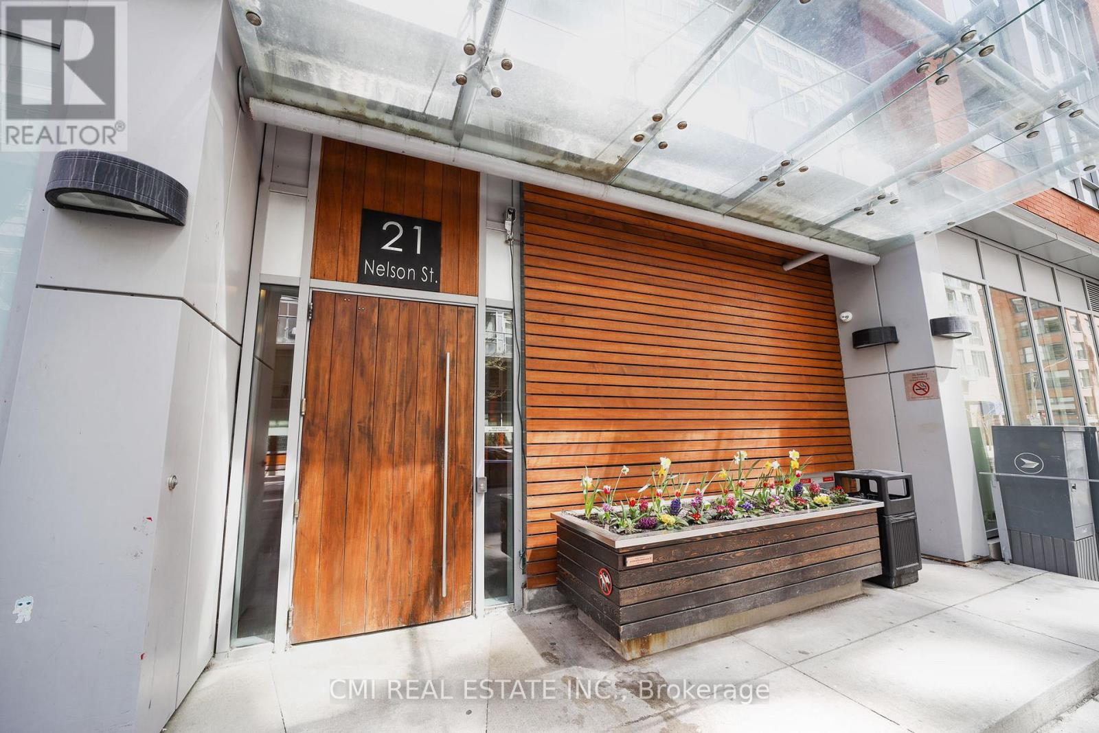 Lph30 - 21 Nelson Street, Toronto, Ontario  M5V 3H9 - Photo 2 - C12151467