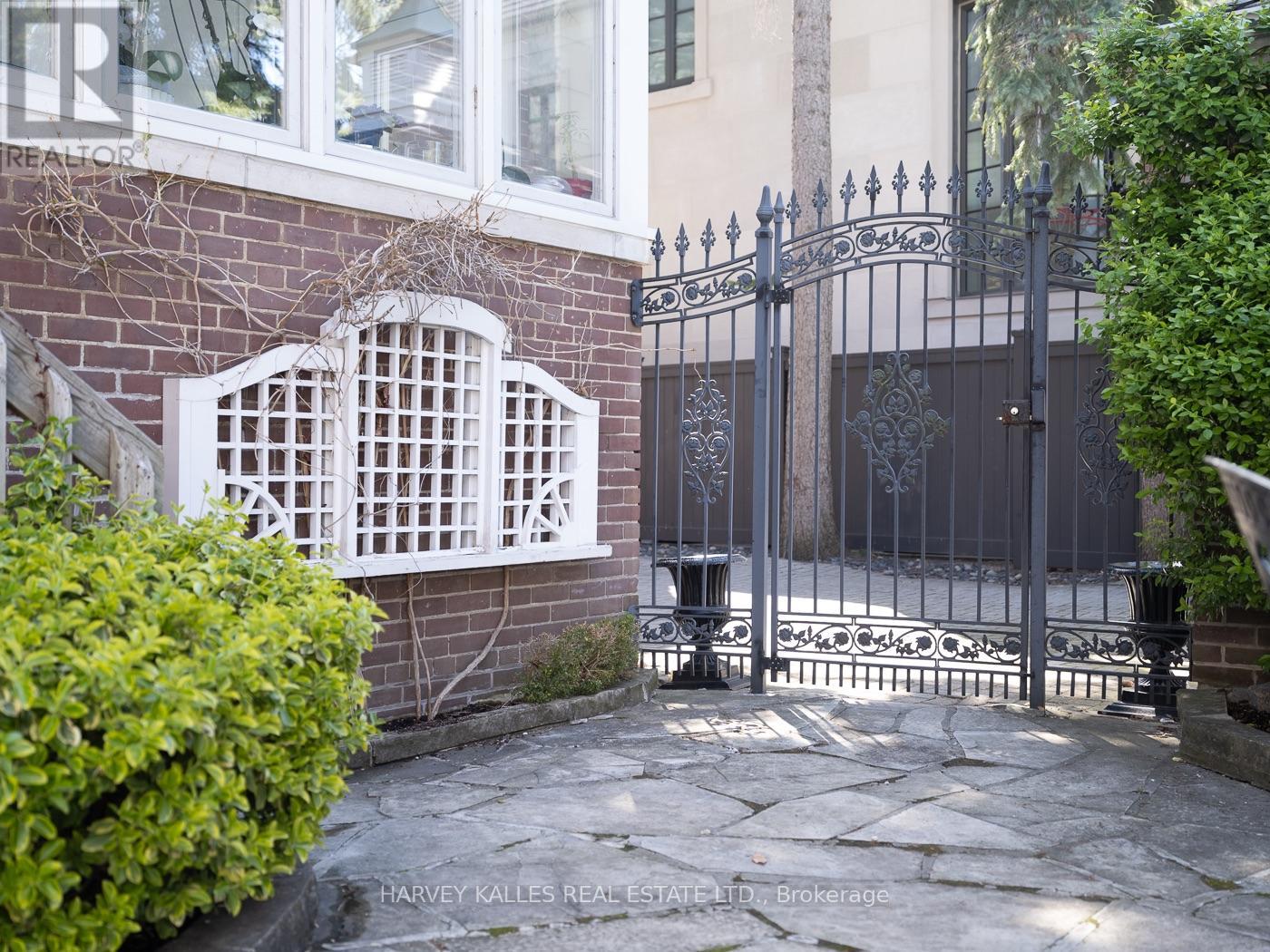 250 Warren Road, Toronto, Ontario  M4V 2S8 - Photo 21 - C12151502
