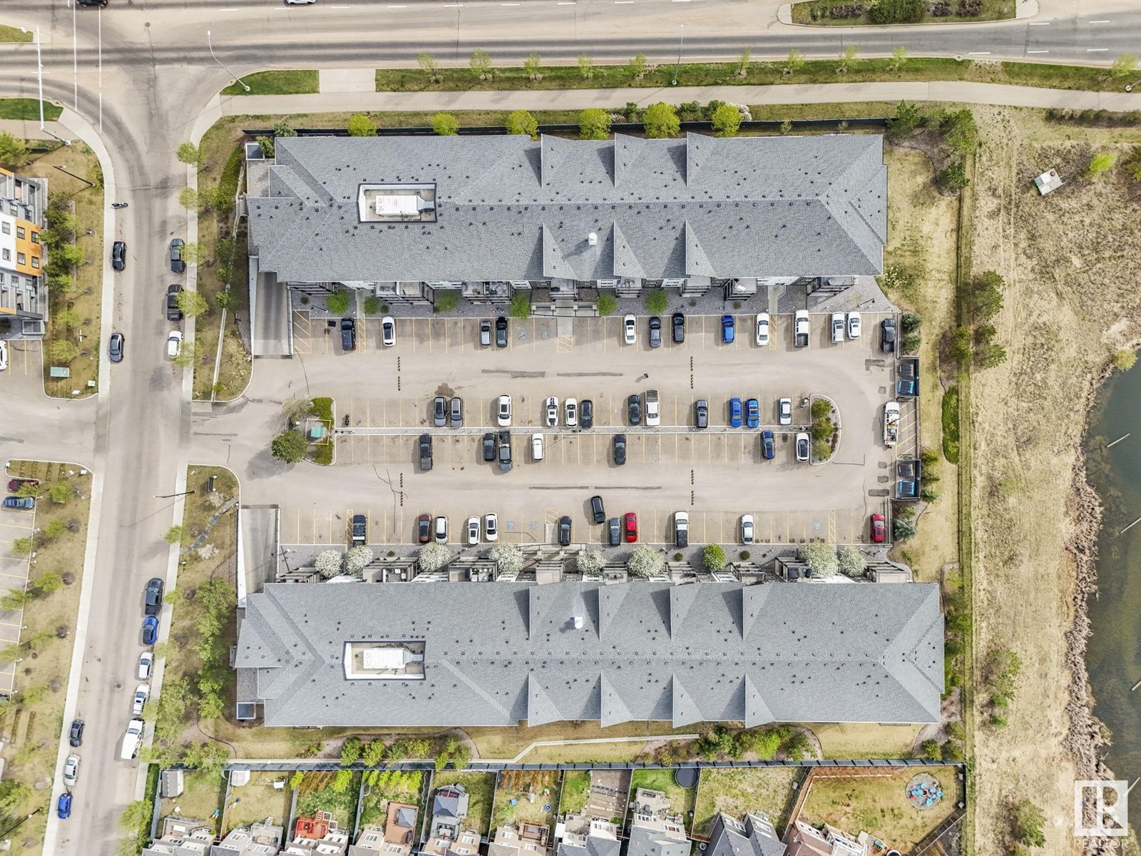 Property at #330 504 ALBANY WY NW image 3