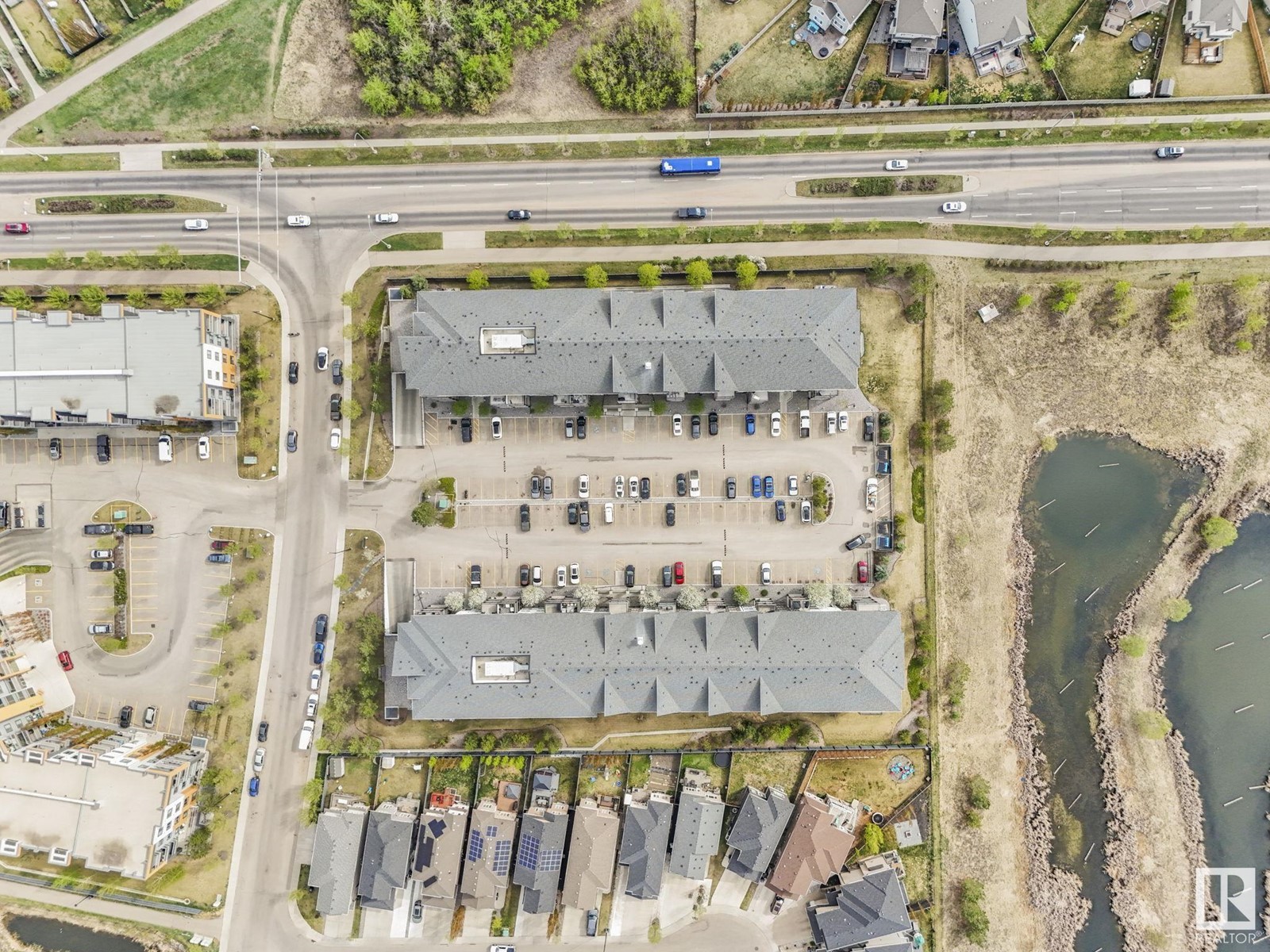 Property at #330 504 ALBANY WY NW image 4