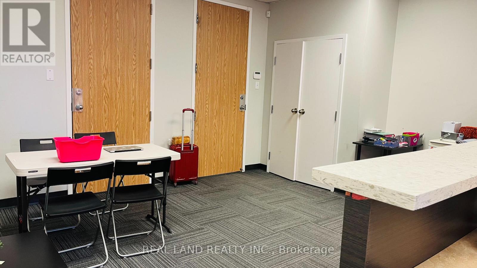 202 - 9030 Leslie Street, Richmond Hill, Ontario  L4B 1G2 - Photo 5 - N12151363