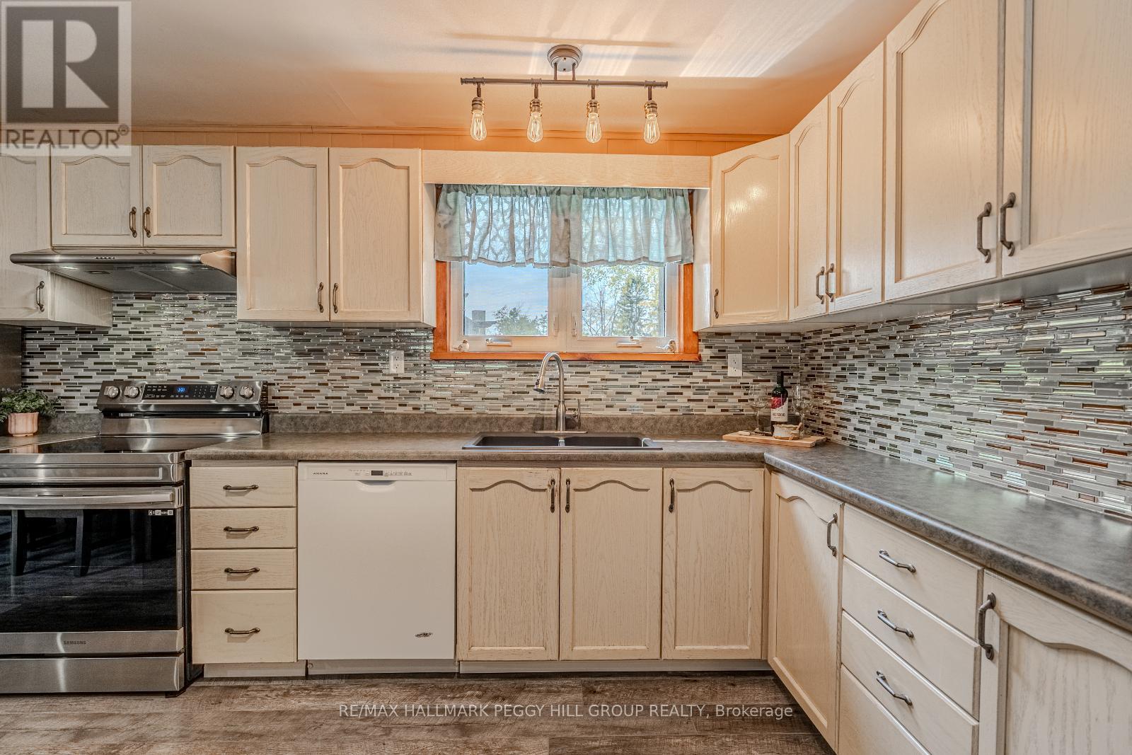 Property at 840 FAIRBANK AVENUE image 5