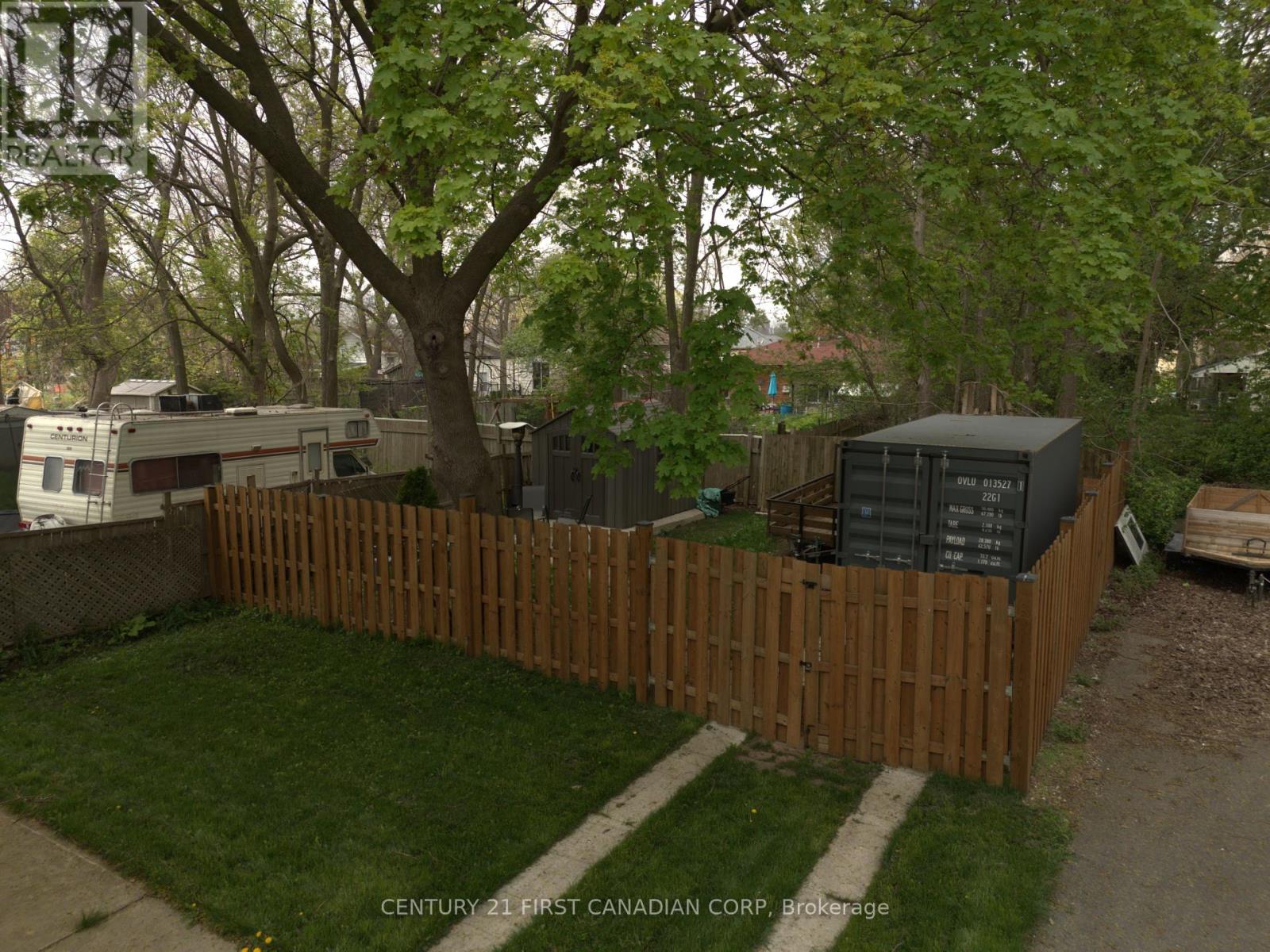 18 Watson Street, London South, Ontario  N6C 1M9 - Photo 9 - X12144034