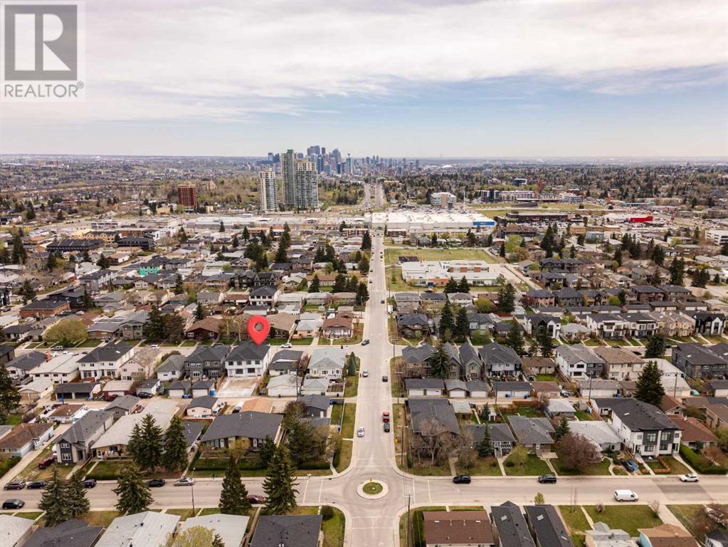 Property at 1137 41 Street SW image 2