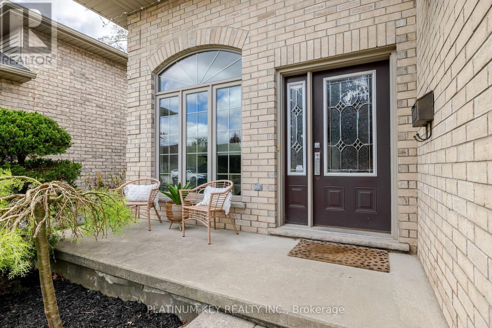 Property at 60 BRIDLE PATH image 4