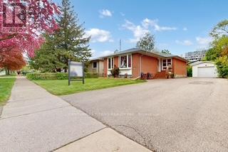 2335 Bostock Crescent, Mississauga, Ontario  L5J 3S8 - Photo 1 - W12151335