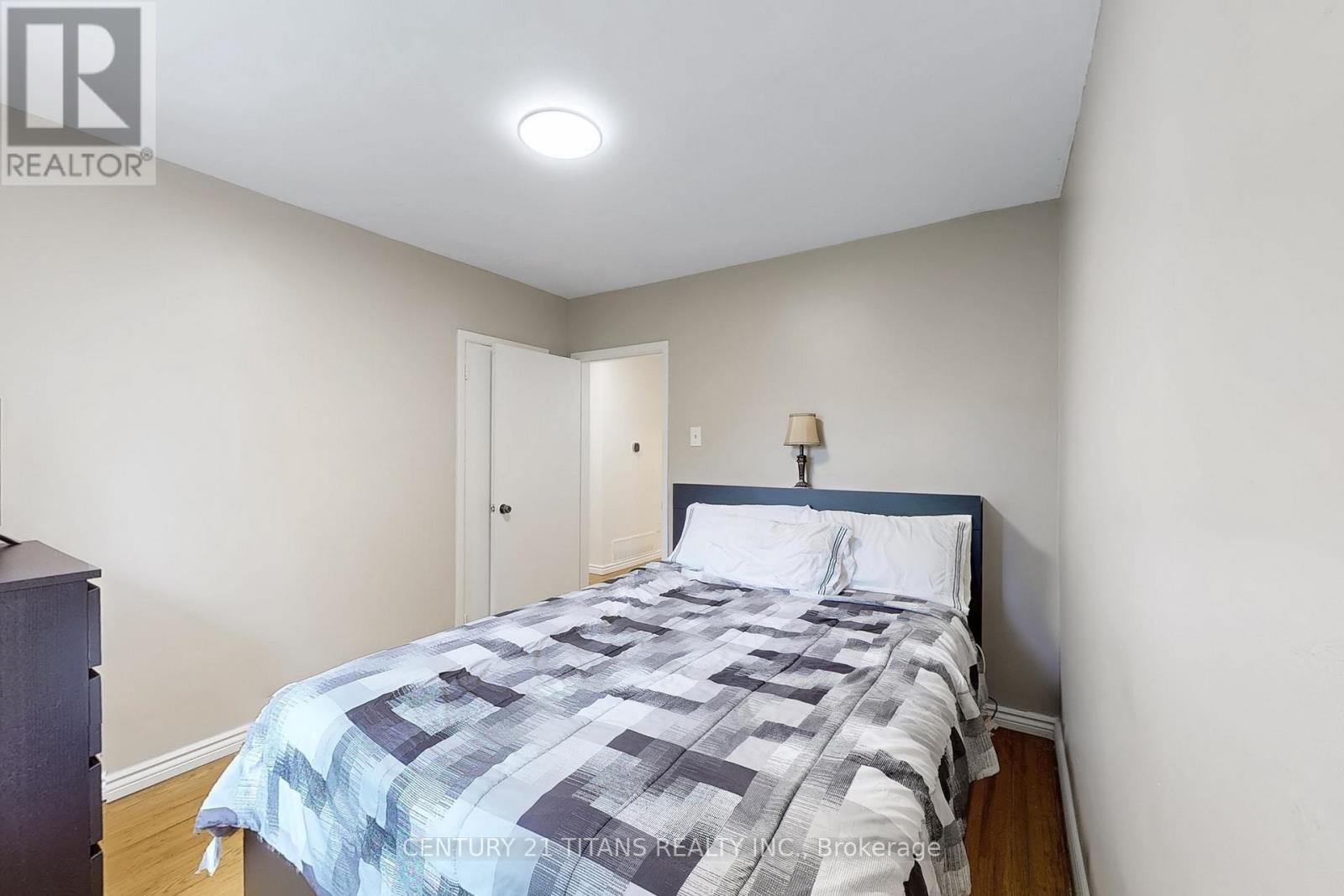 2335 Bostock Crescent, Mississauga, Ontario  L5J 3S8 - Photo 11 - W12151335
