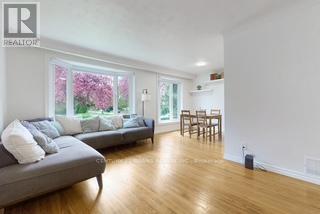 2335 Bostock Crescent, Mississauga, Ontario  L5J 3S8 - Photo 2 - W12151335