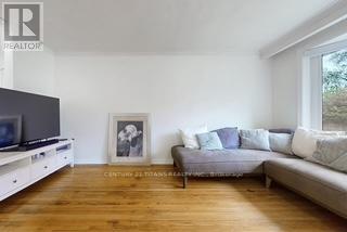 2335 Bostock Crescent, Mississauga, Ontario  L5J 3S8 - Photo 3 - W12151335