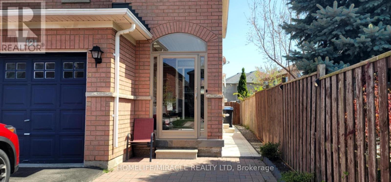 Property at 121 NATHANIEL CRESCENT image 4