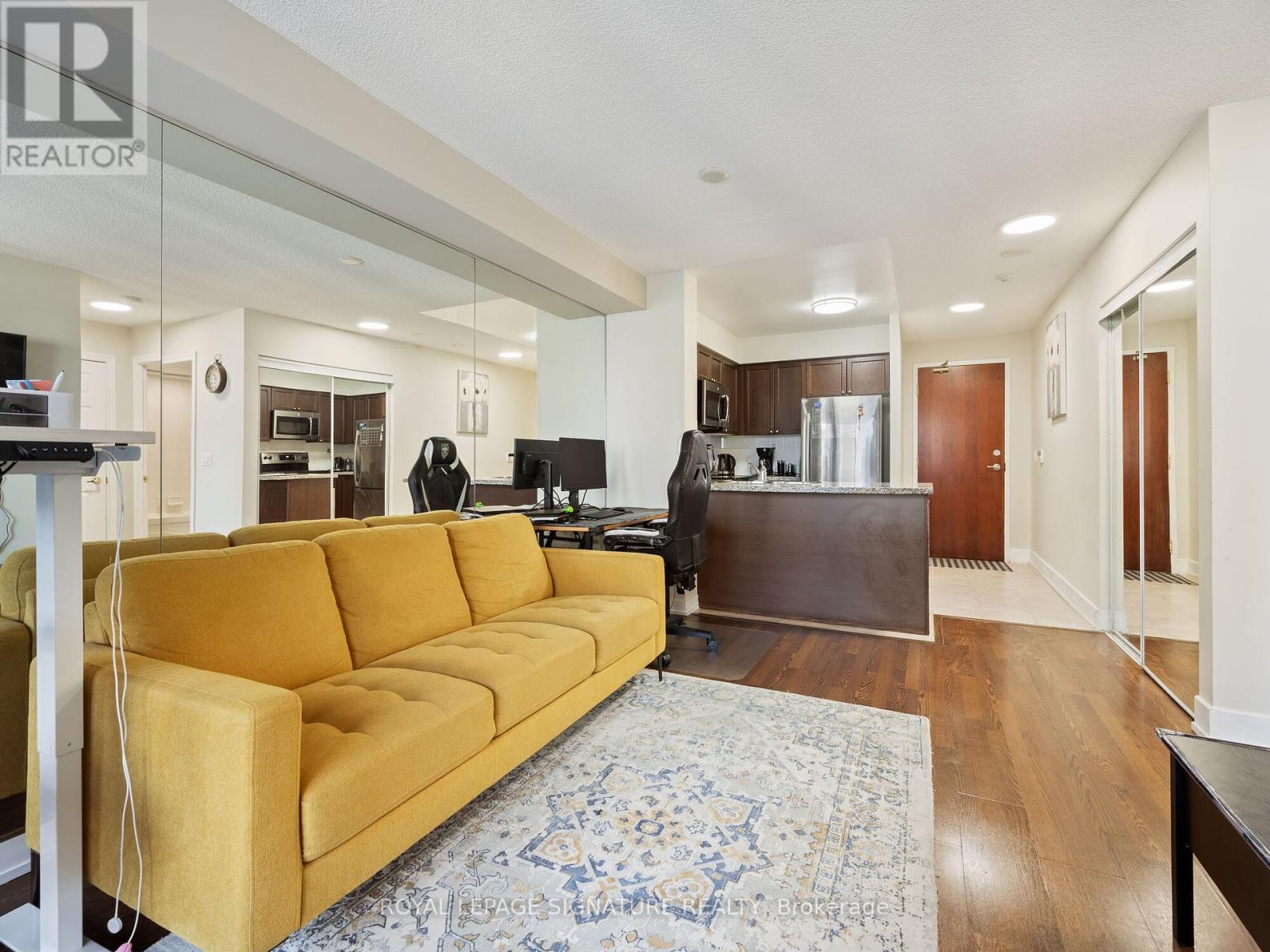 901 - 5 Michael Power Place, Toronto, Ontario  M9A 0A3 - Photo 12 - W12151351