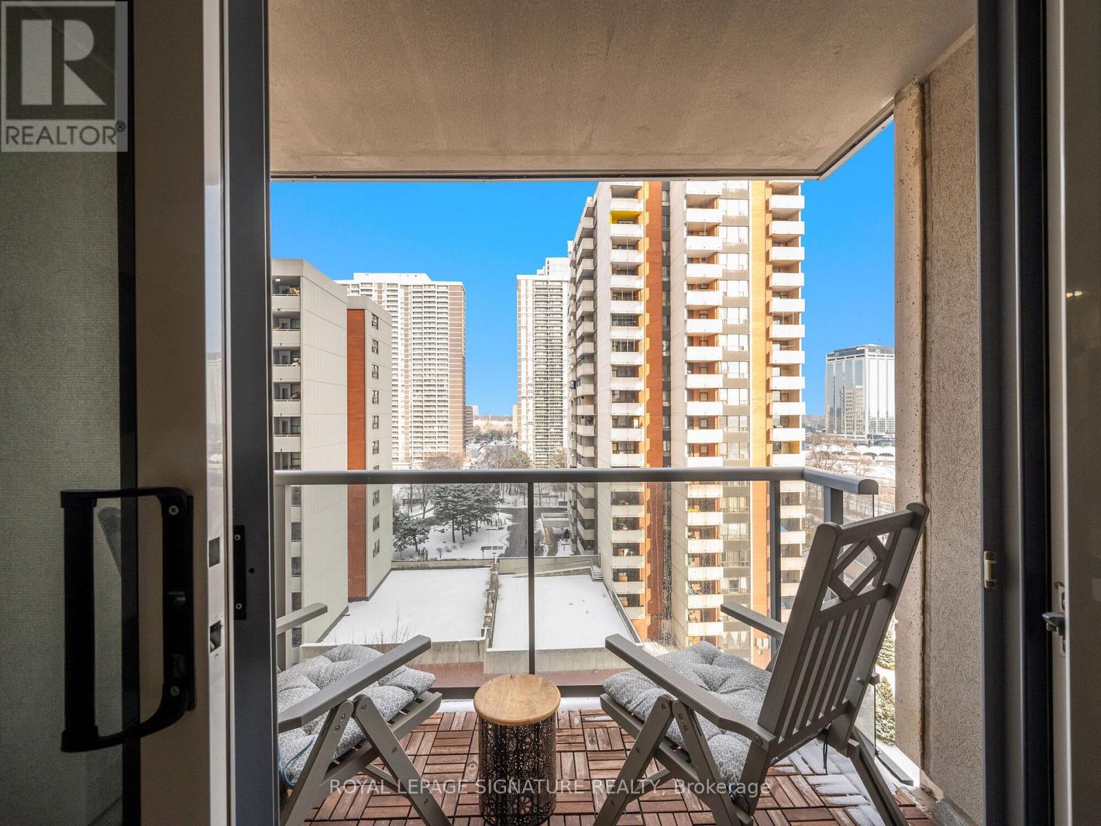 901 - 5 Michael Power Place, Toronto, Ontario  M9A 0A3 - Photo 27 - W12151351
