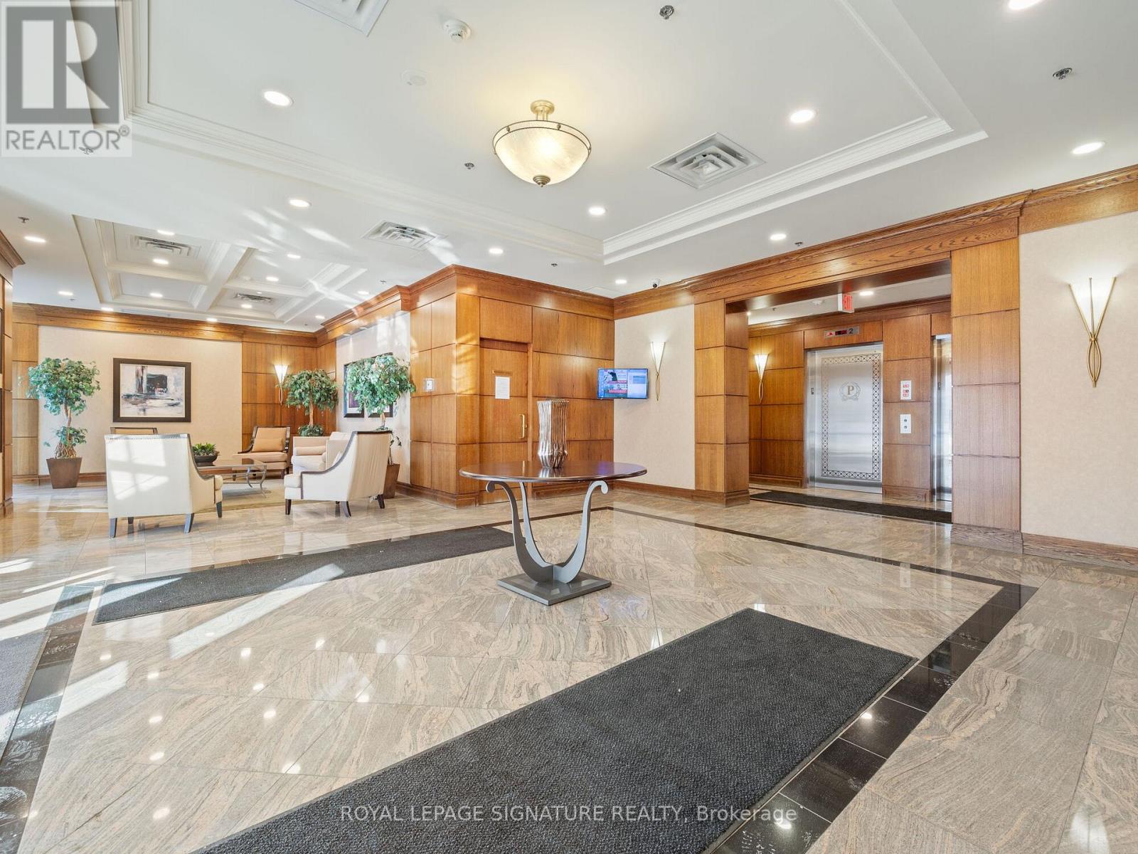 901 - 5 Michael Power Place, Toronto, Ontario  M9A 0A3 - Photo 3 - W12151351