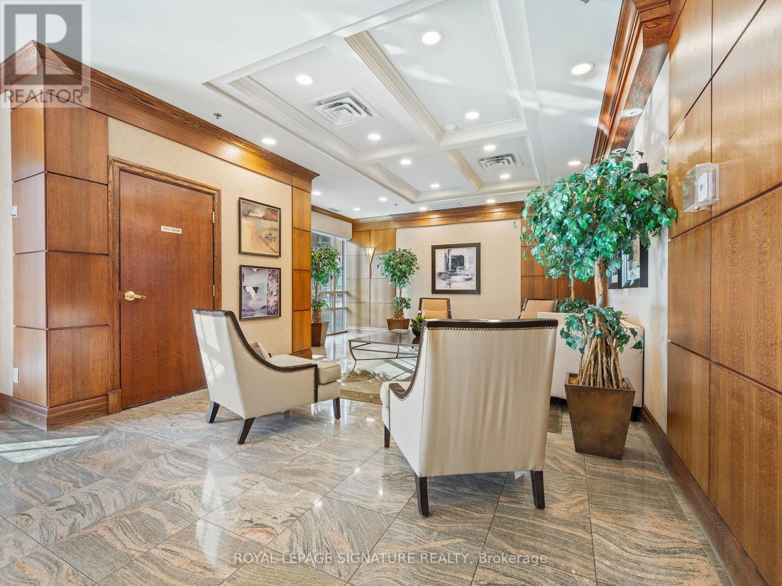 901 - 5 Michael Power Place, Toronto, Ontario  M9A 0A3 - Photo 4 - W12151351