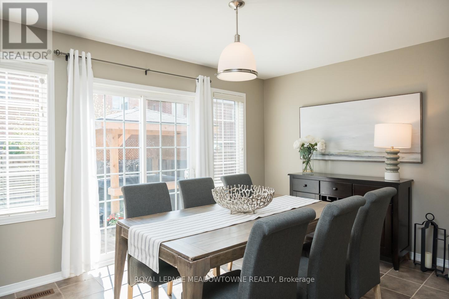 292 Giddings Crescent, Milton, Ontario  L9T 7A9 - Photo 10 - W12151360