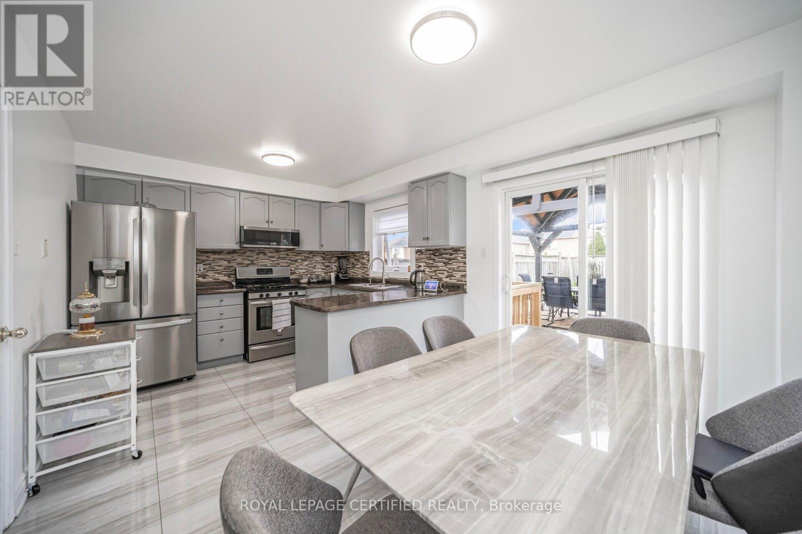 79 Native Landing, Brampton, Ontario  L6X 5A8 - Photo 11 - W12151372