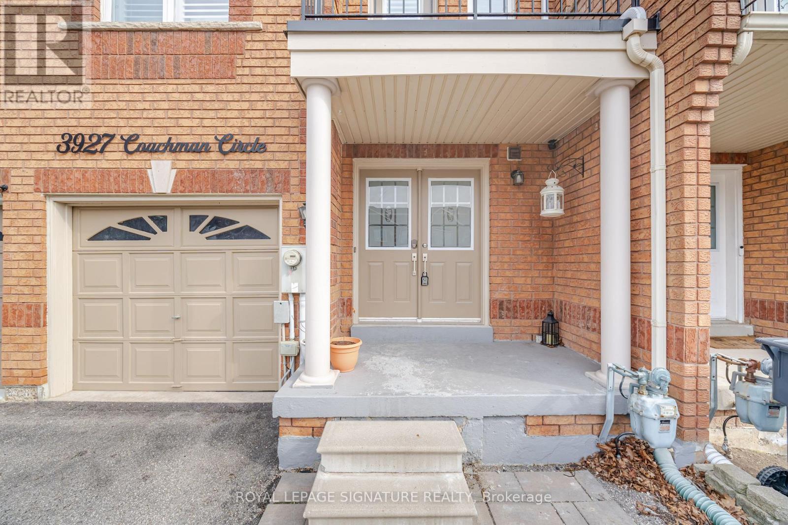 Property at 3927 COACHMAN CIRCLE image 3