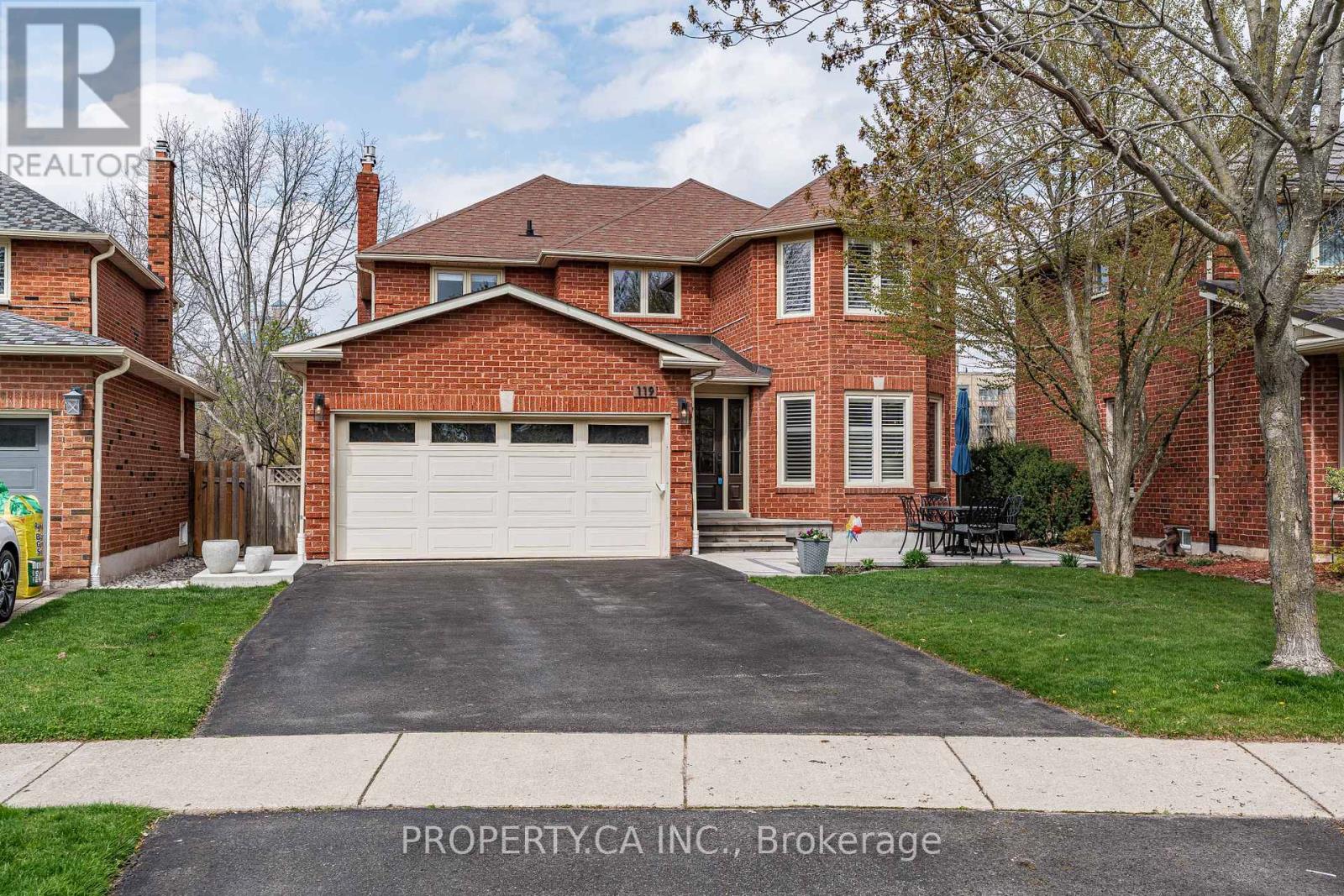 119 Triller Place, Oakville, Ontario  L6L 6J3 - Photo 2 - W12151413