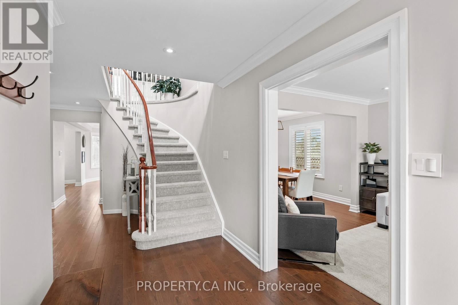 119 Triller Place, Oakville, Ontario  L6L 6J3 - Photo 5 - W12151413
