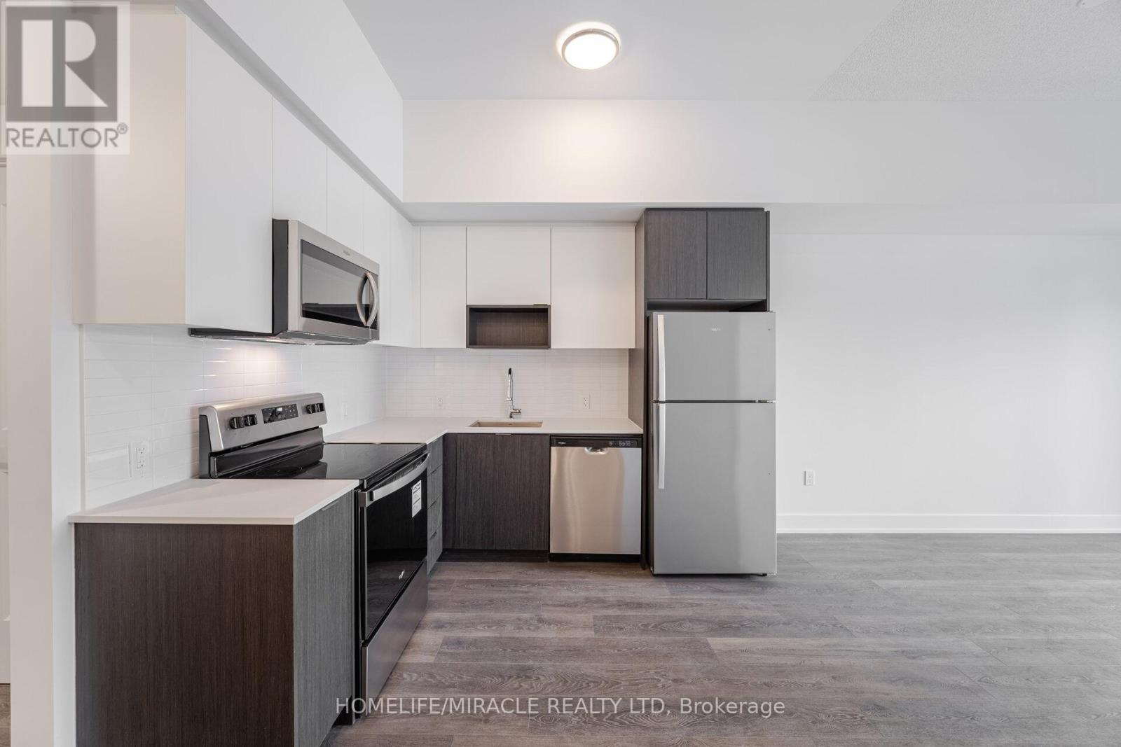 214 - 204 Burnhamthorpe Road E, Mississauga, Ontario  L5A 0B3 - Photo 11 - W12151419