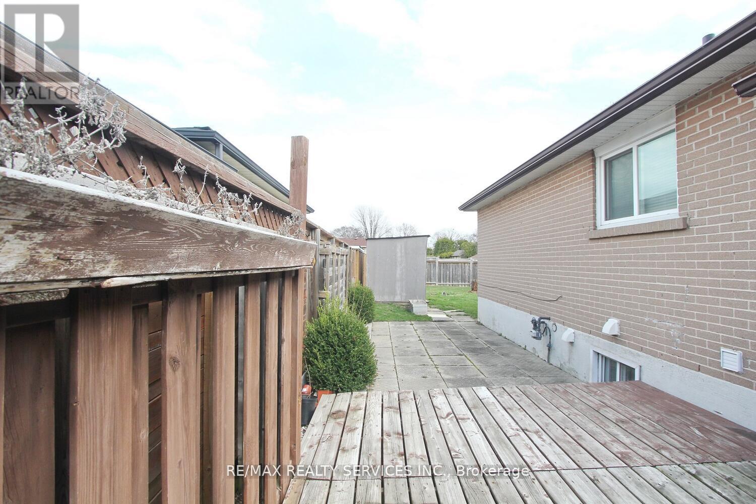 185 Earnscliffe Circle E, Brampton, Ontario  L6T 2B6 - Photo 46 - W12151469