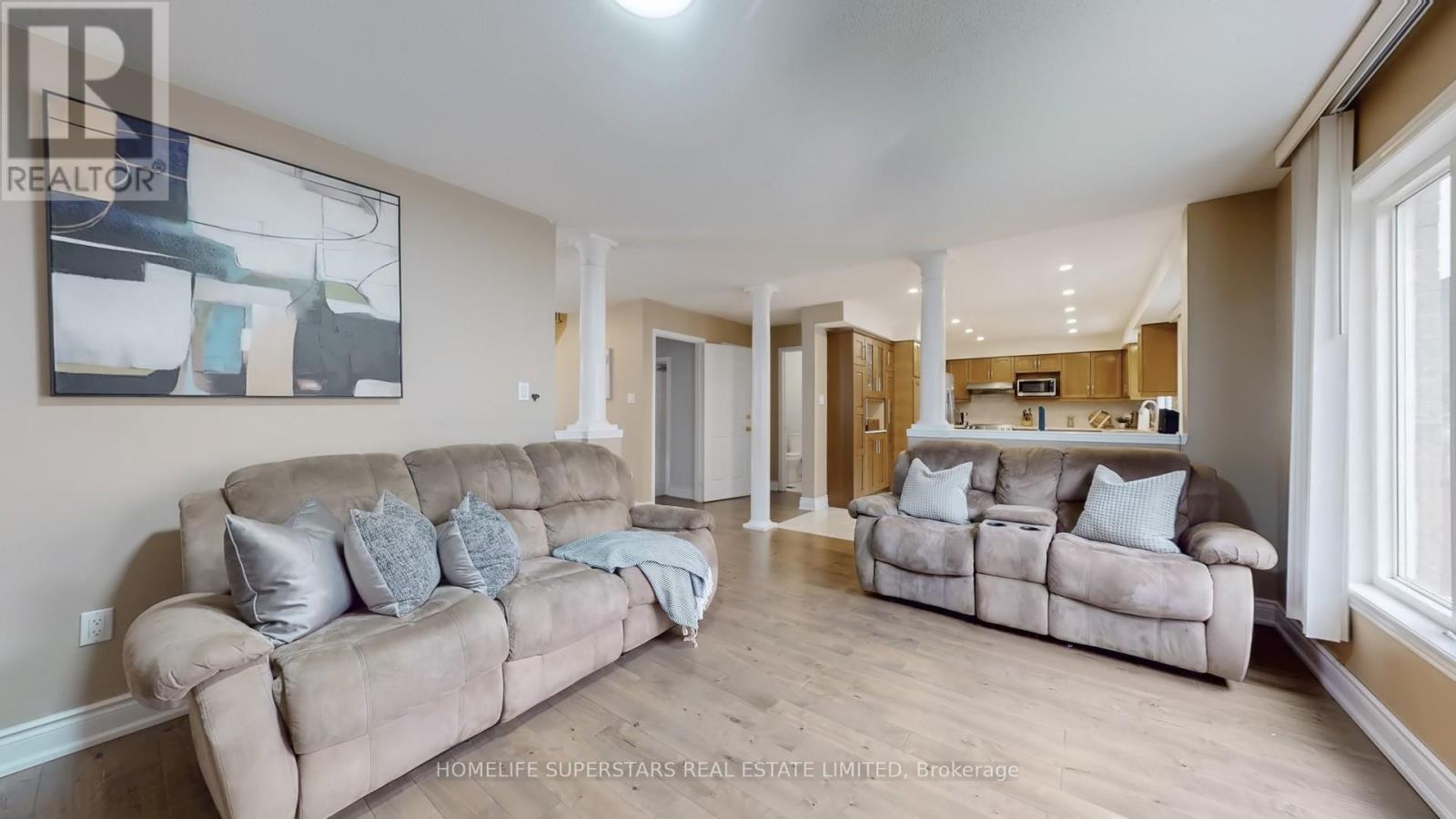 30 Hopecrest Place, Brampton (Sandringham-Wellington), Ontario  L6R 2T8 - Photo 8 - W12151471