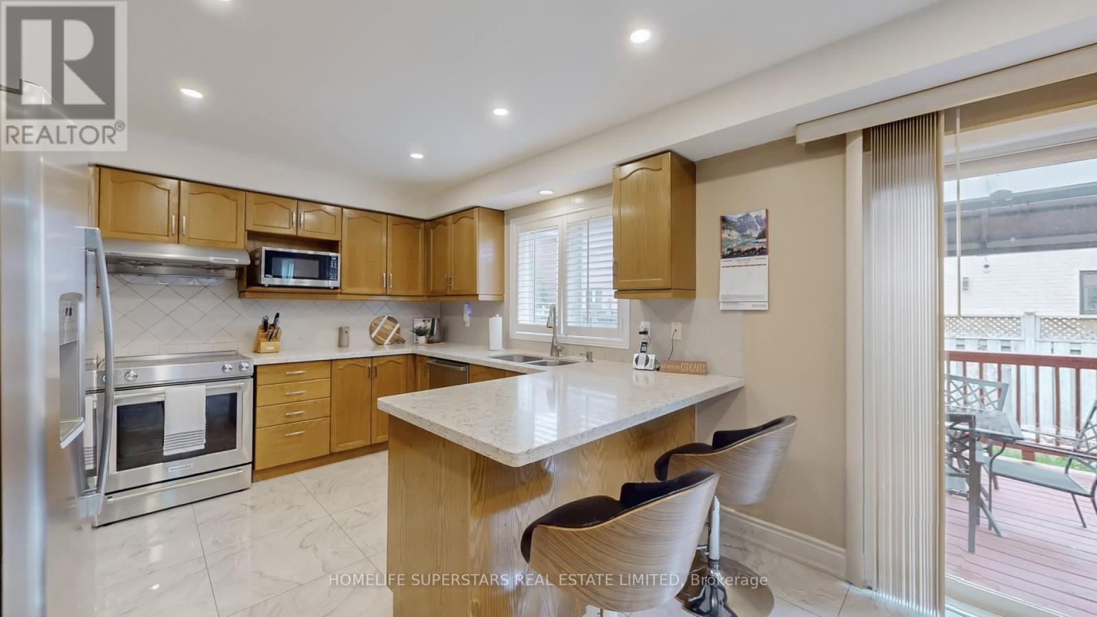30 Hopecrest Place, Brampton, Ontario  L6R 2T8 - Photo 9 - W12151471