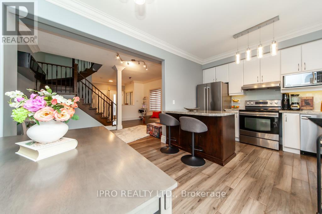 6936 Buttle Station Place, Mississauga (Meadowvale Village), Ontario  L5W 1B8 - Photo 12 - W12151504