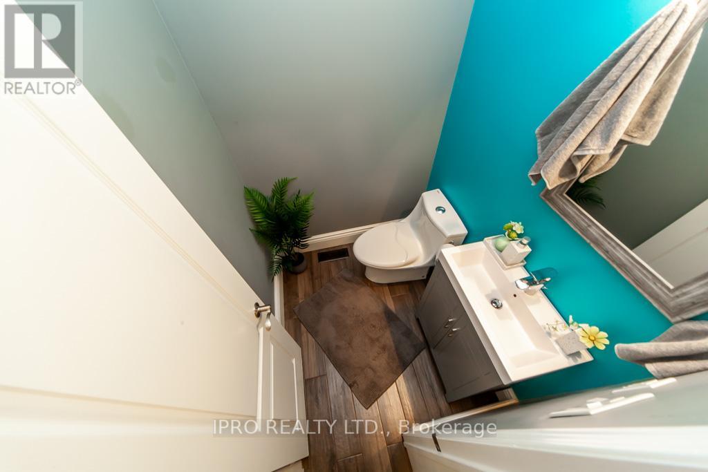 6936 Buttle Station Place, Mississauga (Meadowvale Village), Ontario  L5W 1B8 - Photo 16 - W12151504