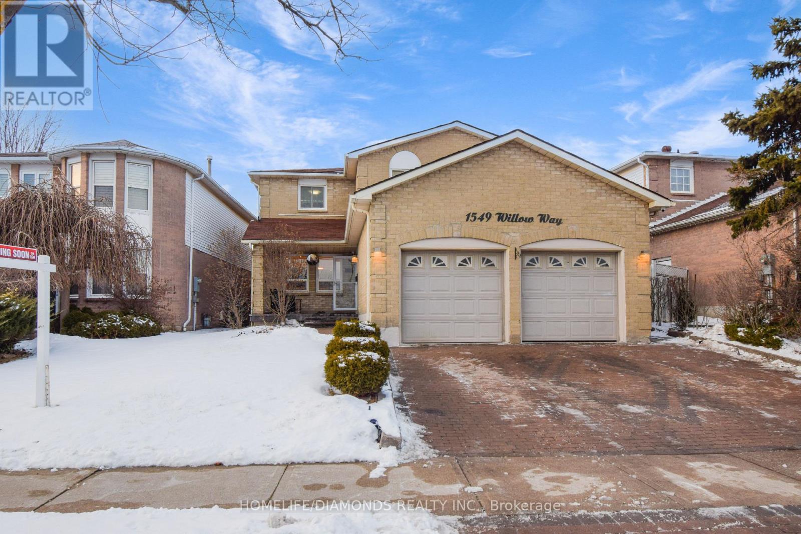 1549 Willow Way, Mississauga, Ontario  L5M 4A1 - Photo 2 - W12151517