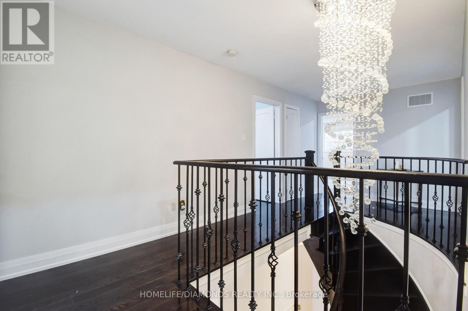 1549 Willow Way, Mississauga, Ontario  L5M 4A1 - Photo 21 - W12151517