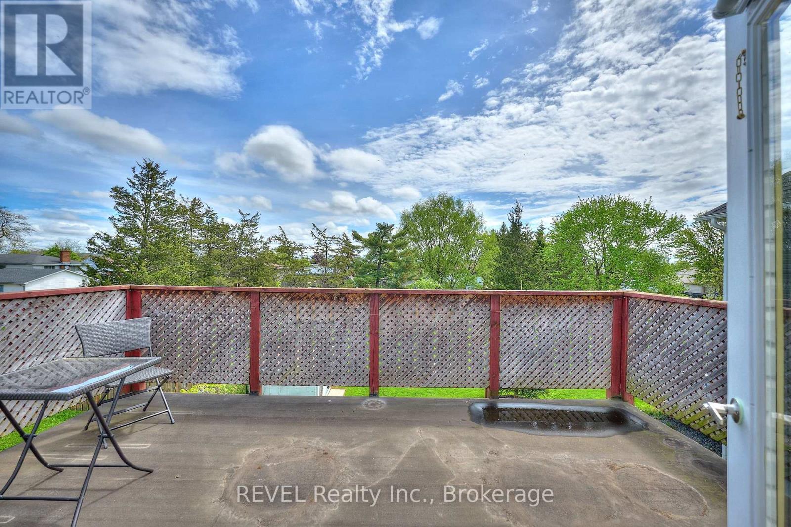 857 Southworth Street S, Welland, Ontario  L3B 2A2 - Photo 25 - X12151530