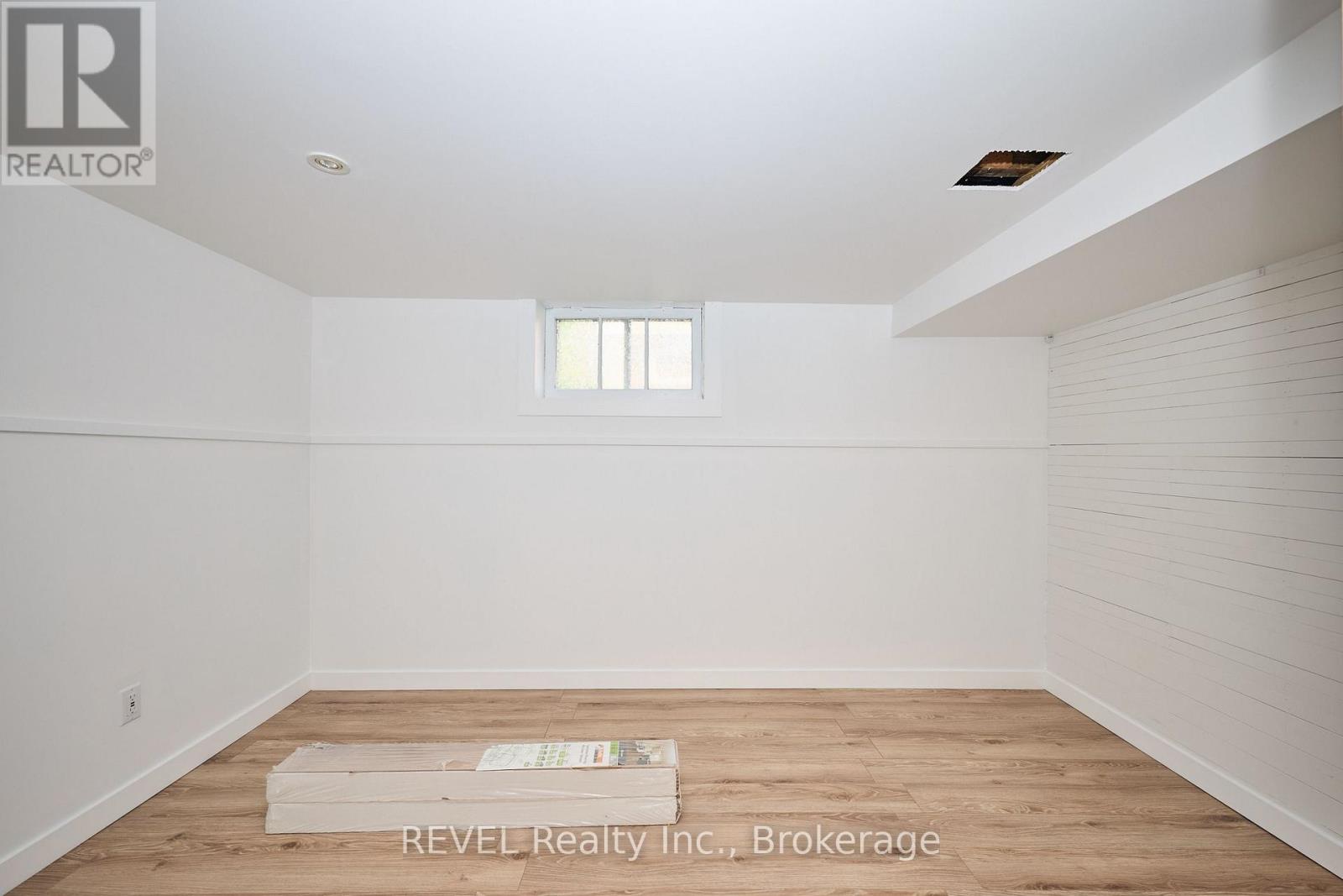 857 Southworth Street S, Welland, Ontario  L3B 2A2 - Photo 31 - X12151530