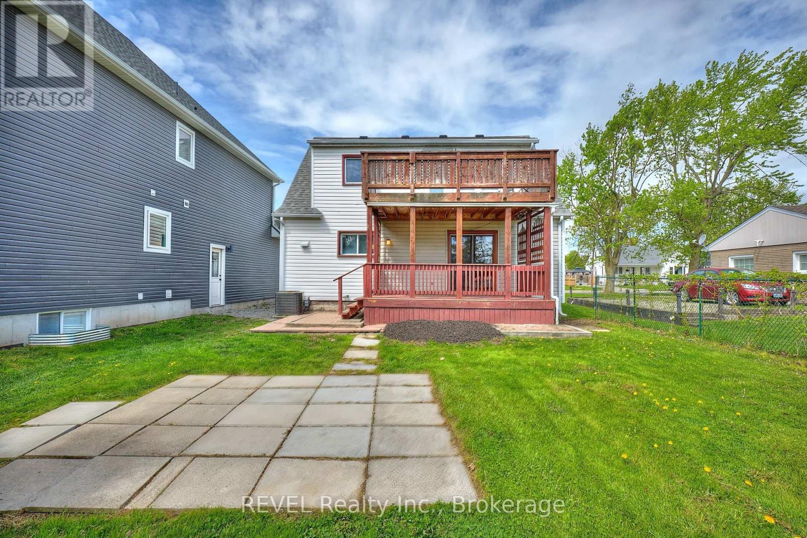 857 Southworth Street S, Welland, Ontario  L3B 2A2 - Photo 34 - X12151530