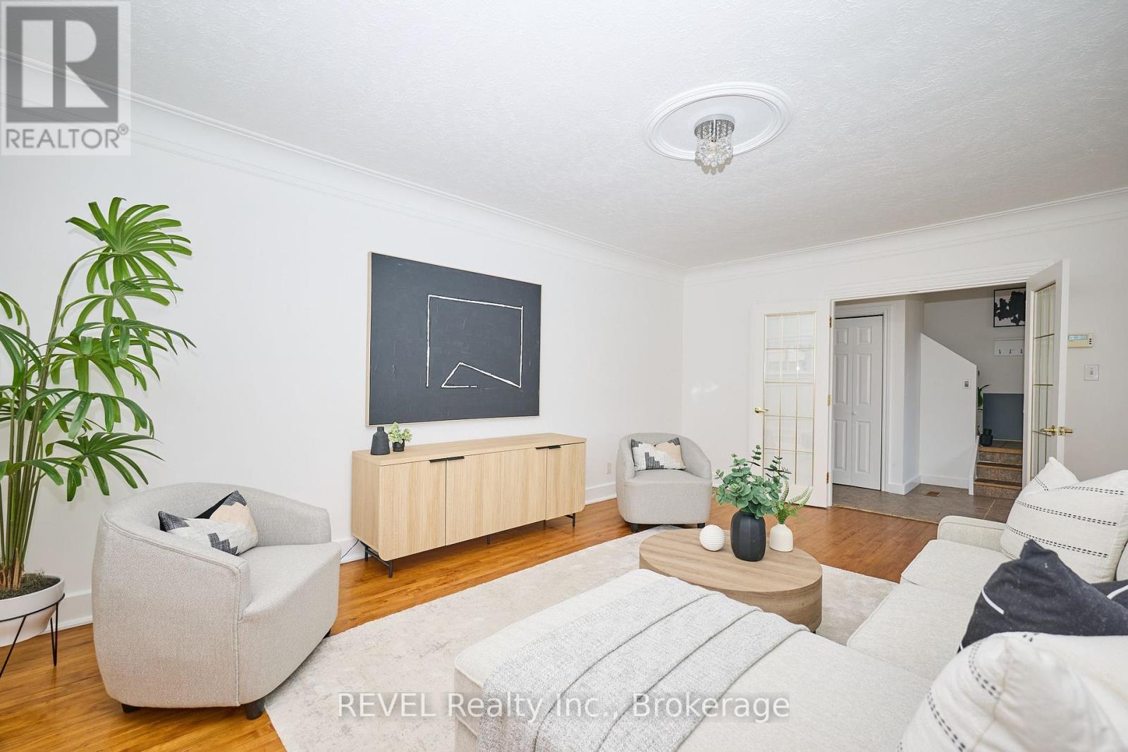 857 Southworth Street S, Welland, Ontario  L3B 2A2 - Photo 7 - X12151530