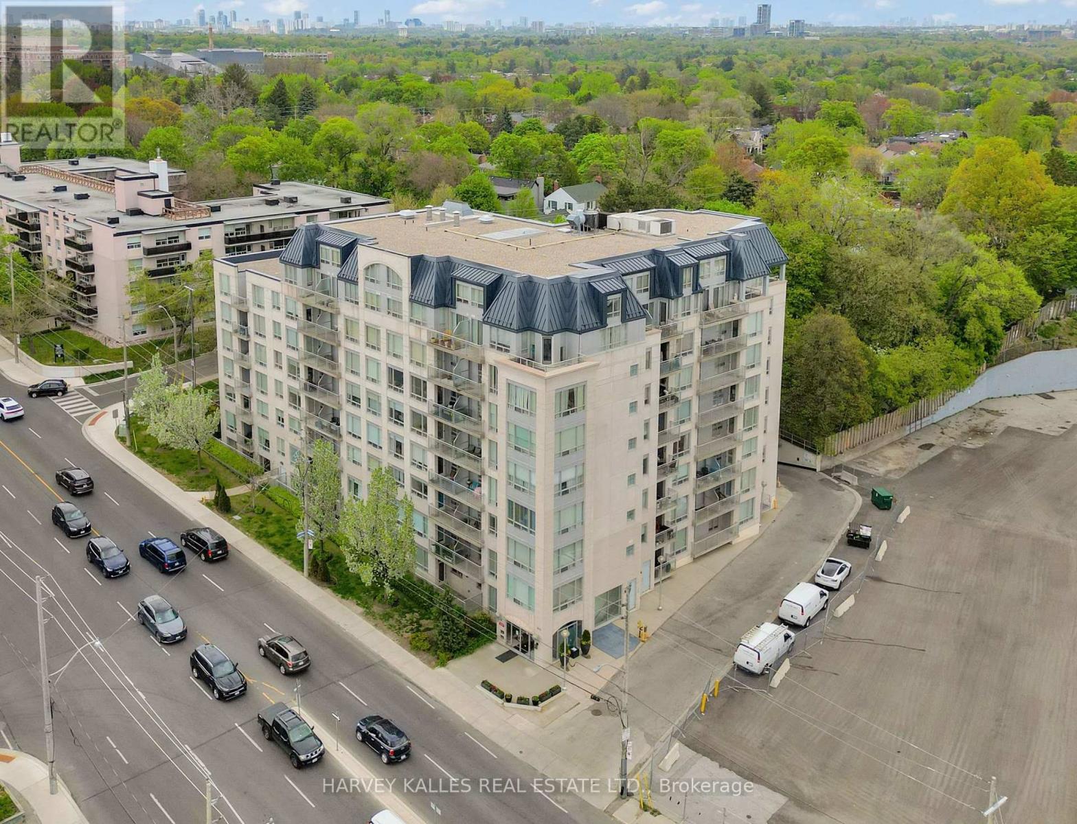 605 - 1801 Bayview Avenue, Toronto, Ontario  M4G 4K2 - Photo 2 - C12148553