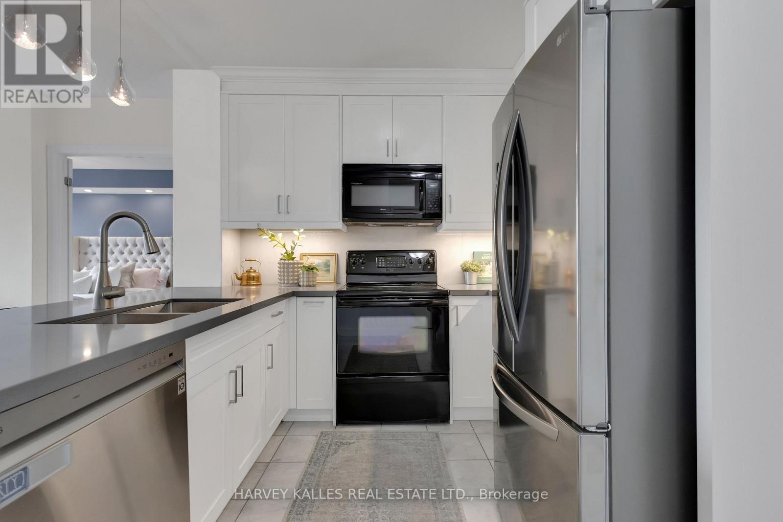 605 - 1801 Bayview Avenue, Toronto, Ontario  M4G 4K2 - Photo 8 - C12148553