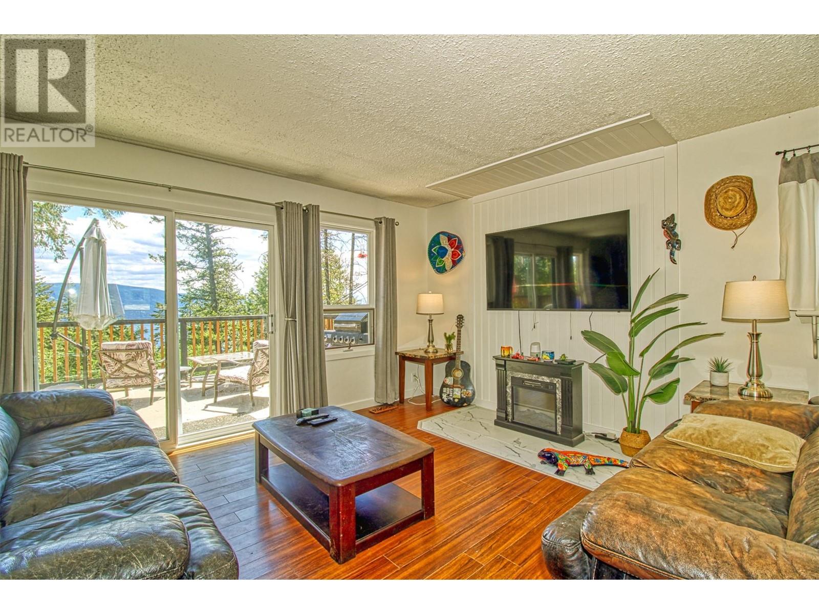 9580 Houghton Road, Vernon, British Columbia  V1H 2C9 - Photo 9 - 10348124
