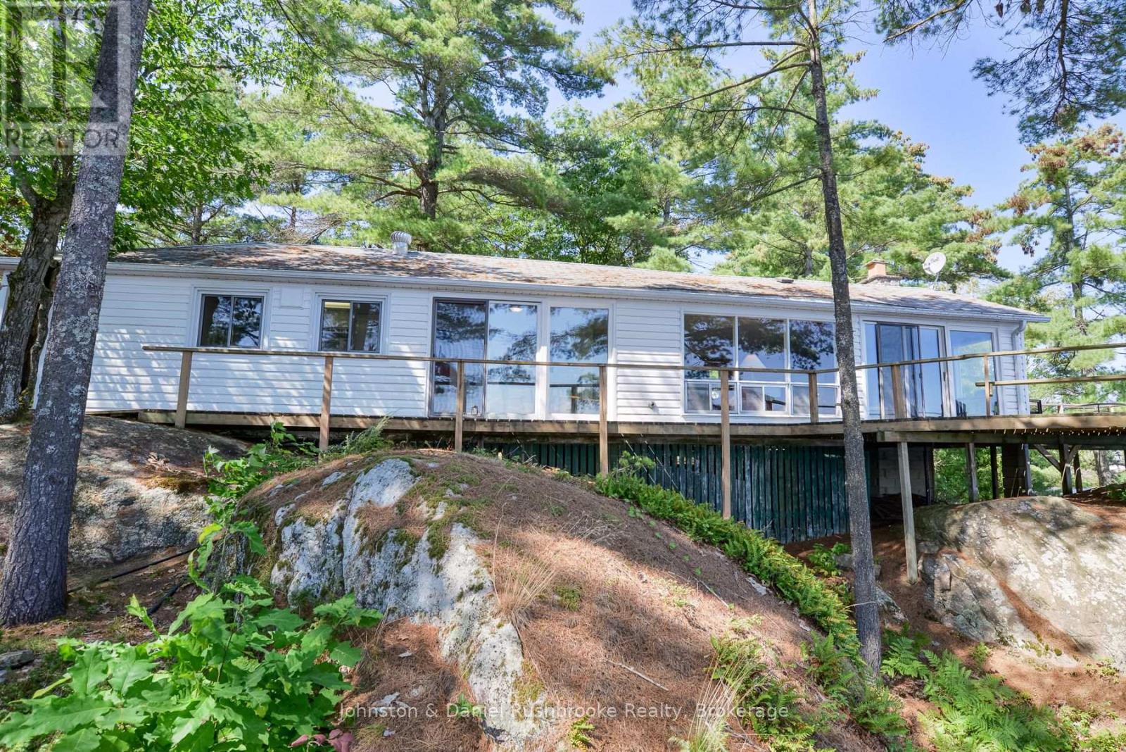 1116 Tryon Drive, Gravenhurst, Ontario  P0E 1G0 - Photo 4 - X12151553