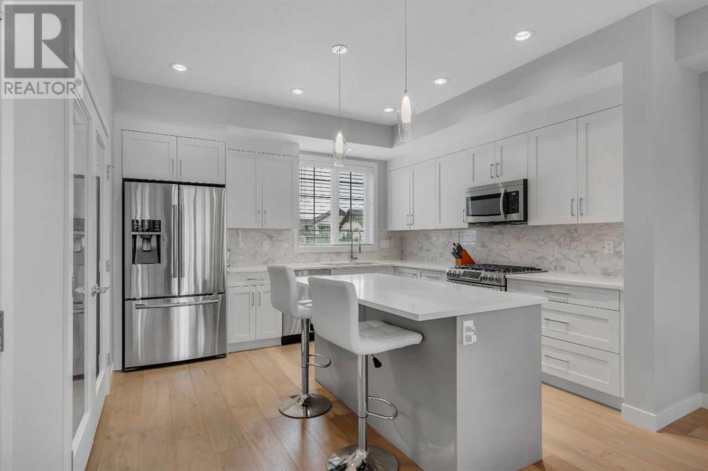 Property at 352 Quarry Park Boulevard SE image 3