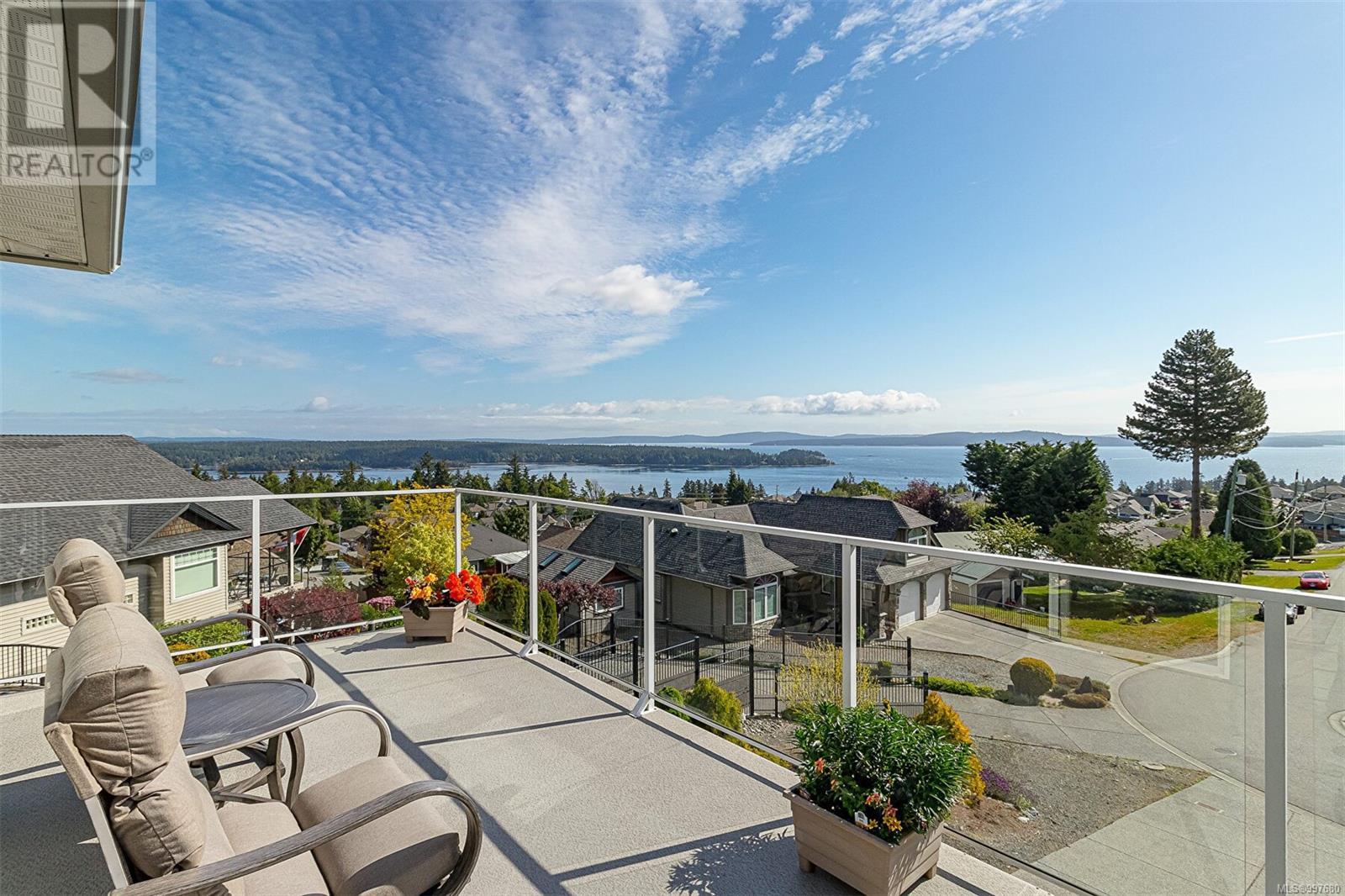 Property at 483 Hillview Rd image 4