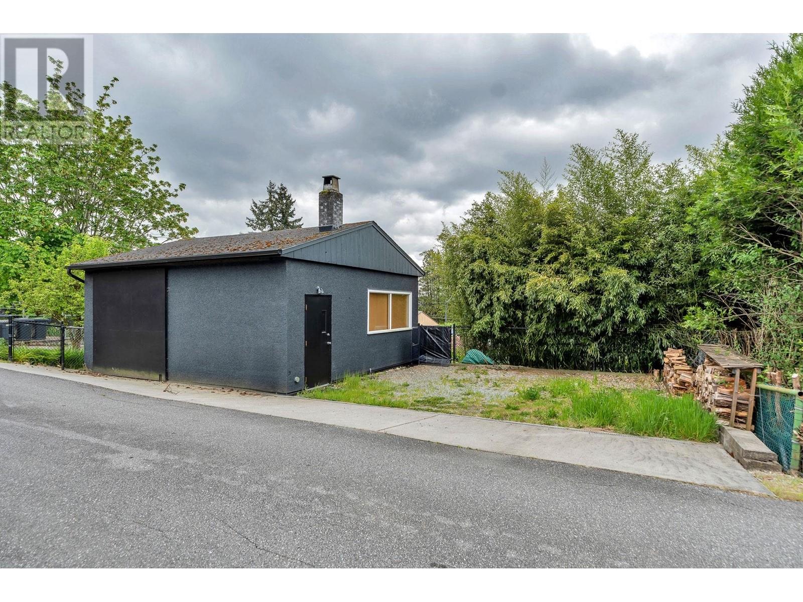 1305 Thomas Avenue, Coquitlam, British Columbia  V3K 2L4 - Photo 10 - R3002740