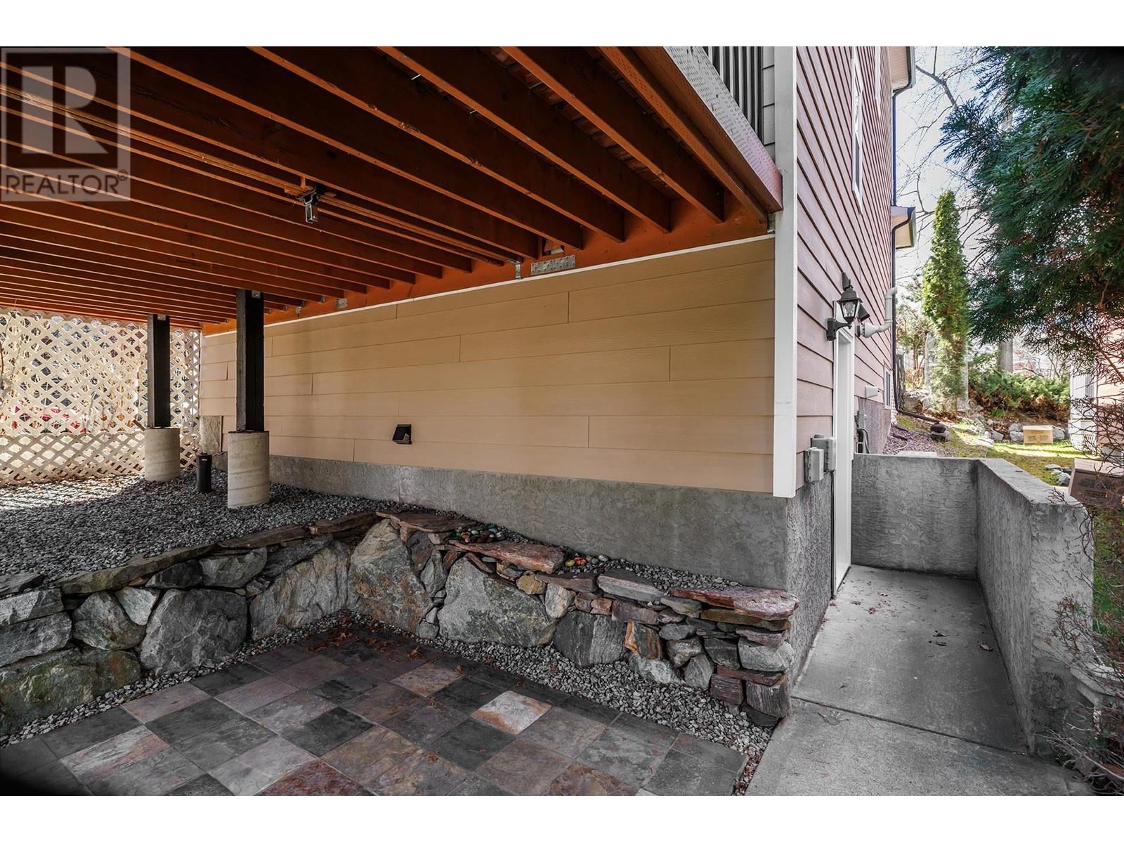 5296 Allenby Lane, Kelowna, British Columbia  V1W 4T8 - Photo 28 - 10348025