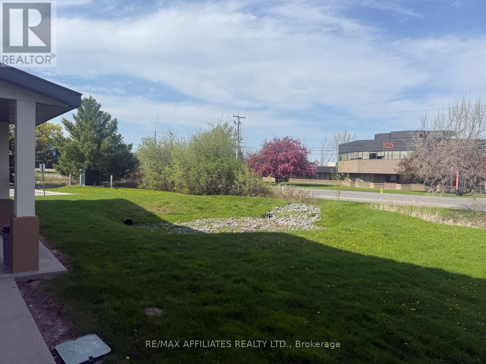 104 Schneider Road, Ottawa, Ontario  K2K 1Y2 - Photo 2 - X12151562